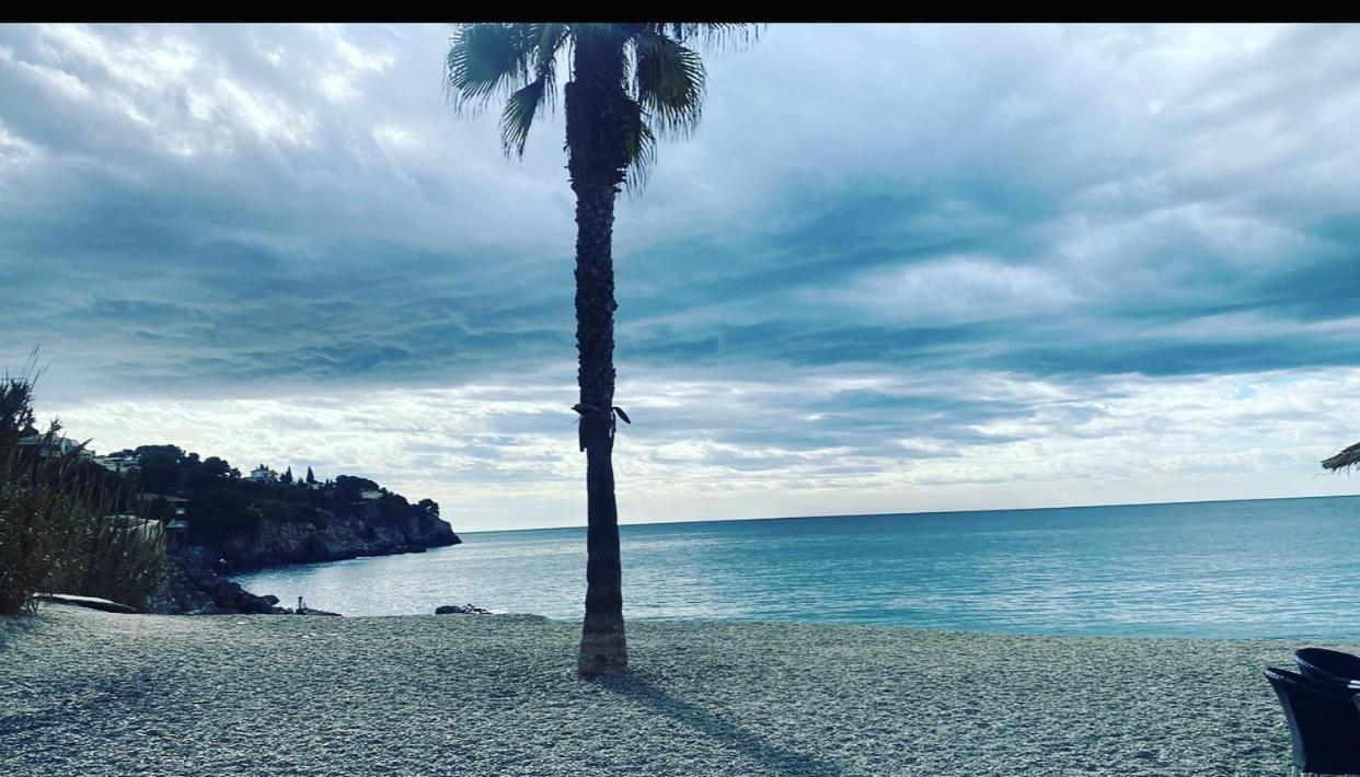 Jardines De Adnania En Marina Del Este Con Vistas Al Mar La Herradura  Kültér fotó