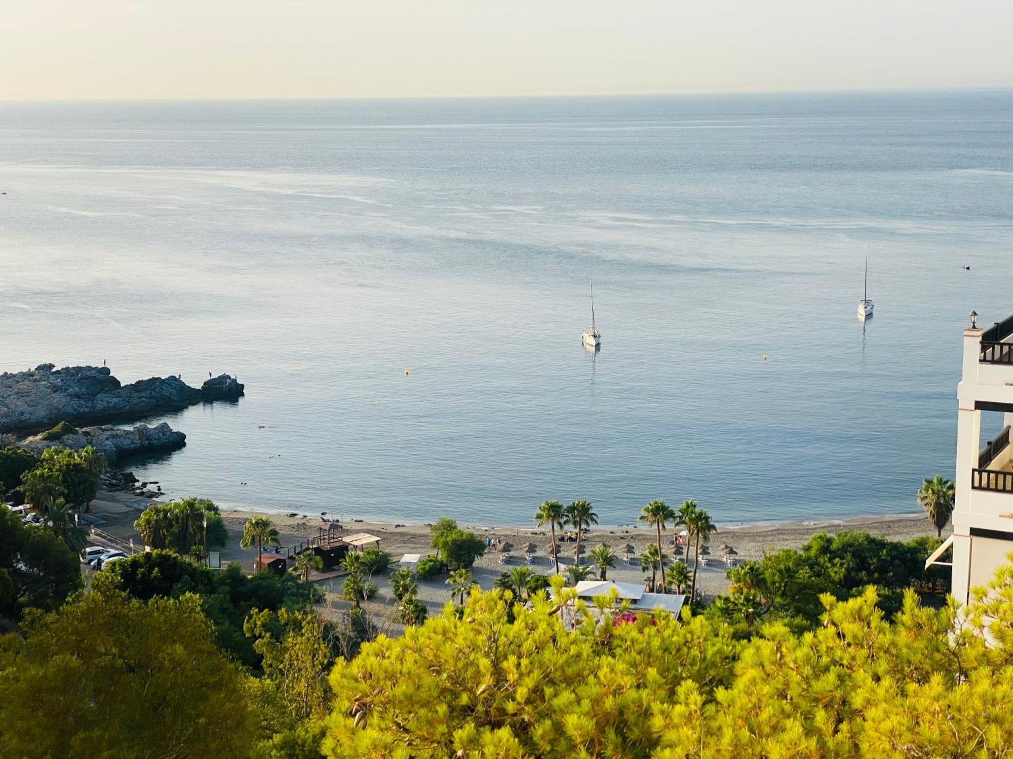 Jardines De Adnania En Marina Del Este Con Vistas Al Mar La Herradura  Kültér fotó